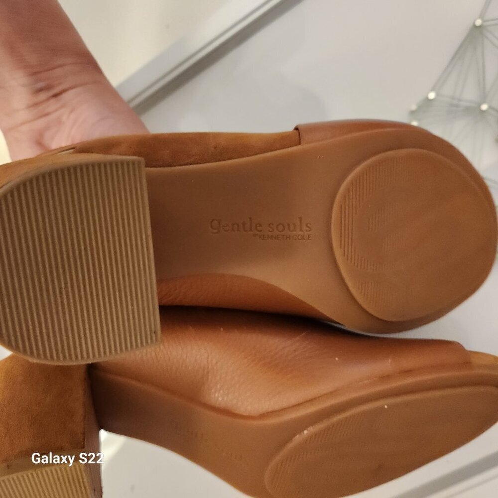 Gentle Souls " Charlene Hooded Block Heeled Leather Sandals. NIB. Size Various - Picture 7 of 10